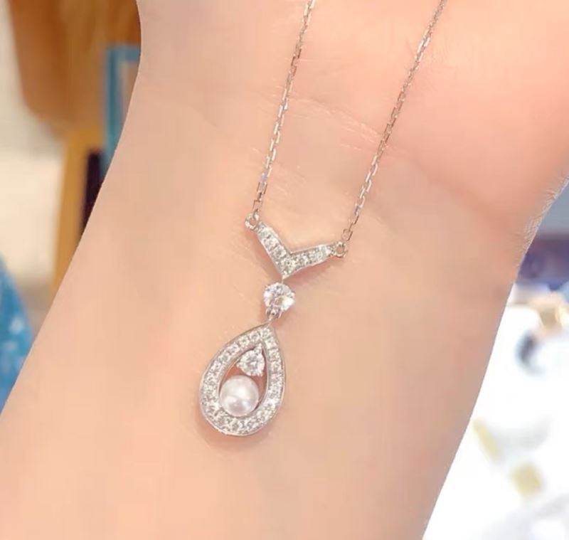 CHAUMET